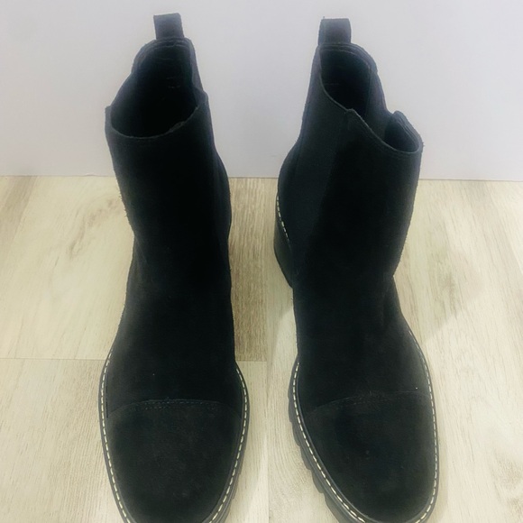 Bernardo Women's Black Ankle Boots - Picture 12 of 12